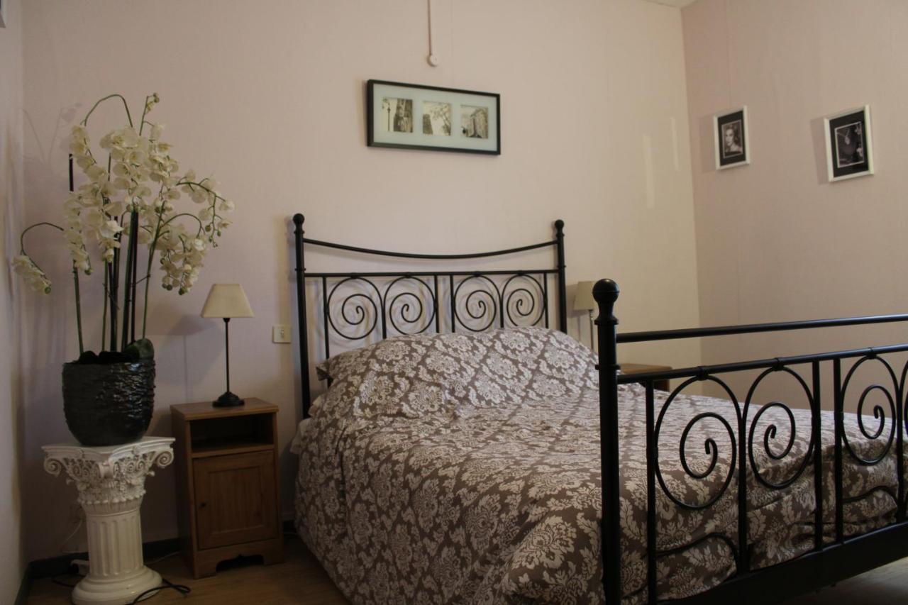 Le Chat Botte - Vankantiehuis In Languedoc-Roussillion Bed & Breakfast Routier Eksteriør bilde