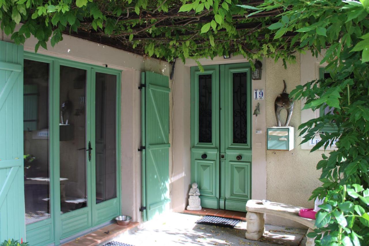 Le Chat Botte - Vankantiehuis In Languedoc-Roussillion Bed & Breakfast Routier Eksteriør bilde