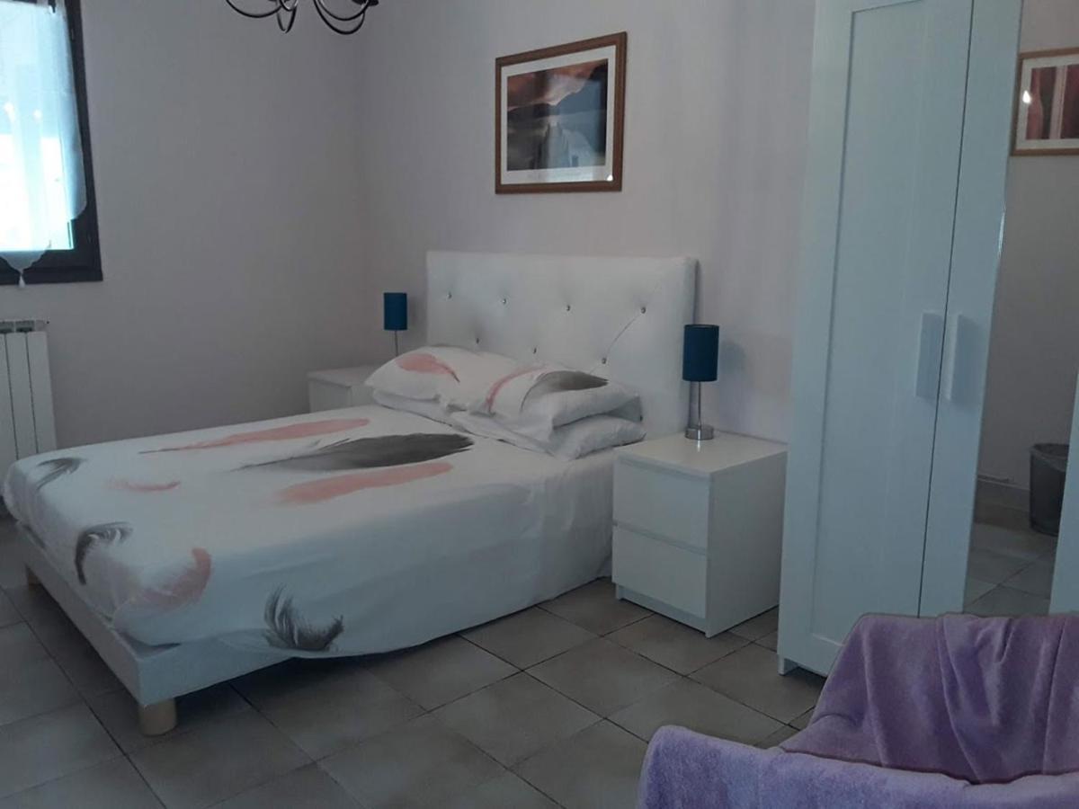 Le Chat Botte - Vankantiehuis In Languedoc-Roussillion Bed & Breakfast Routier Eksteriør bilde